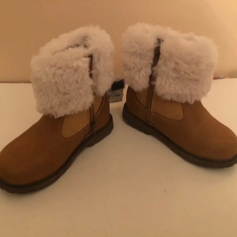 OshKosh Toddler and Little Girls Empress Fashion Boot. Size: 7